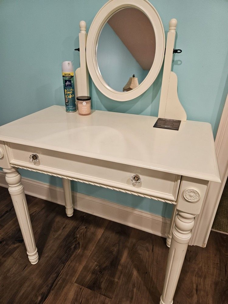 Kid's Desk