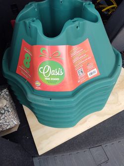 NEW Christmas tree stand for trees up to 8ft tall, includes hardware