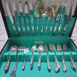 Vintage Silverplate  flatware Set By Oneida Community