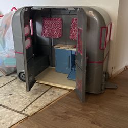 You trailer for dolls