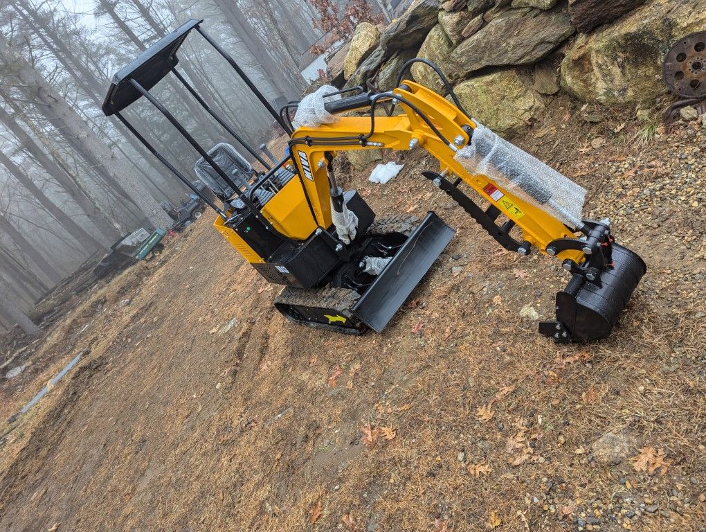 New 2024 Mini Excavator Miva Va13