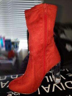 Red boots with heel