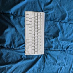 Apple Bluetooth Keyboard With Battery