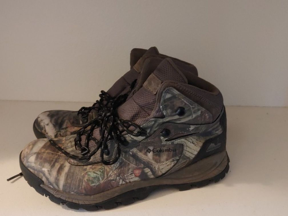 Men's Sz 10 Camo Green Columbia Boots