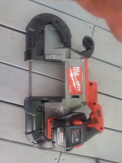 Milwaukee deep cut bandsaw with 6.0 battery