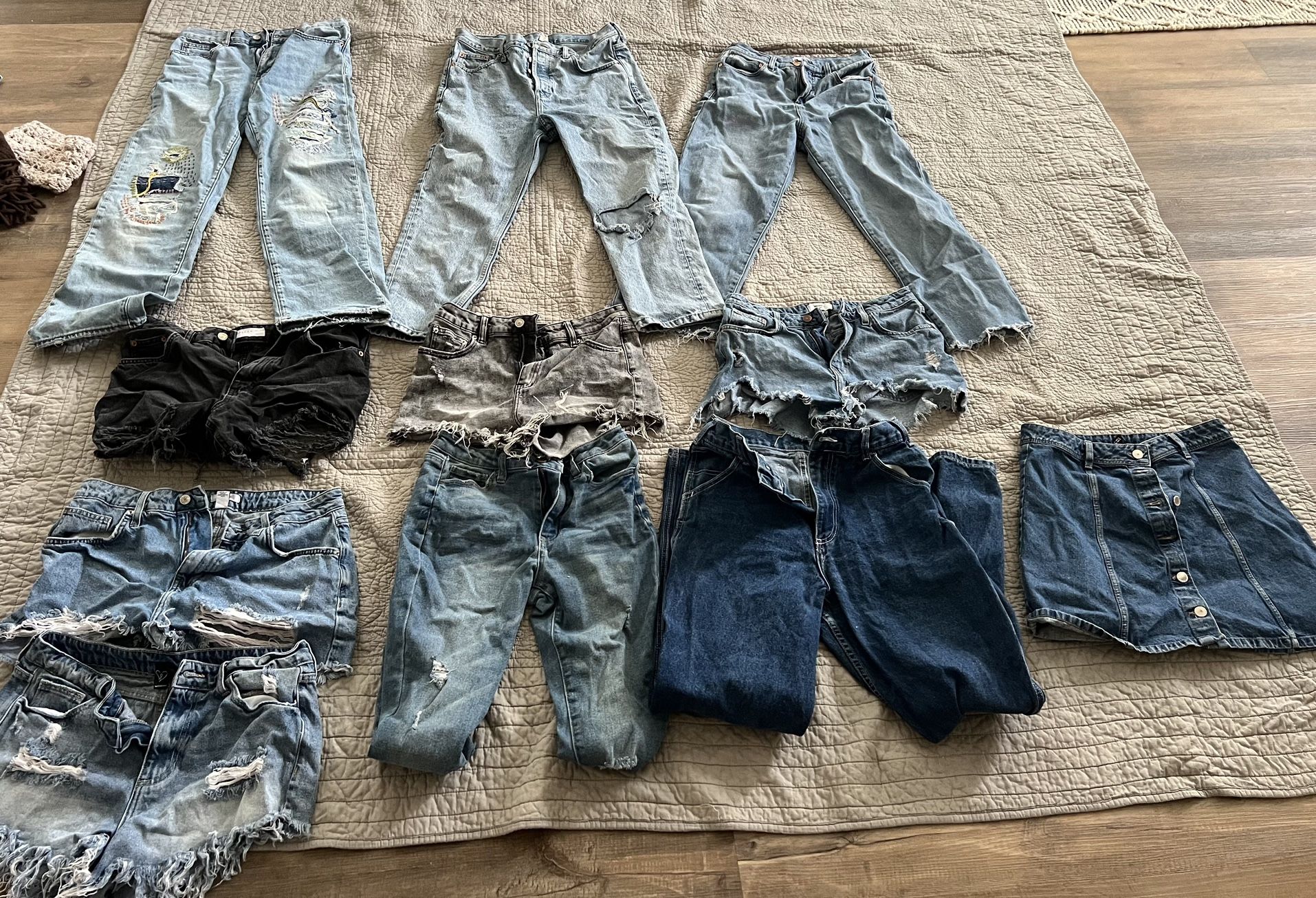Gently used junior denim shorts, pants and 1 skirt- Sizes vary from 27-30