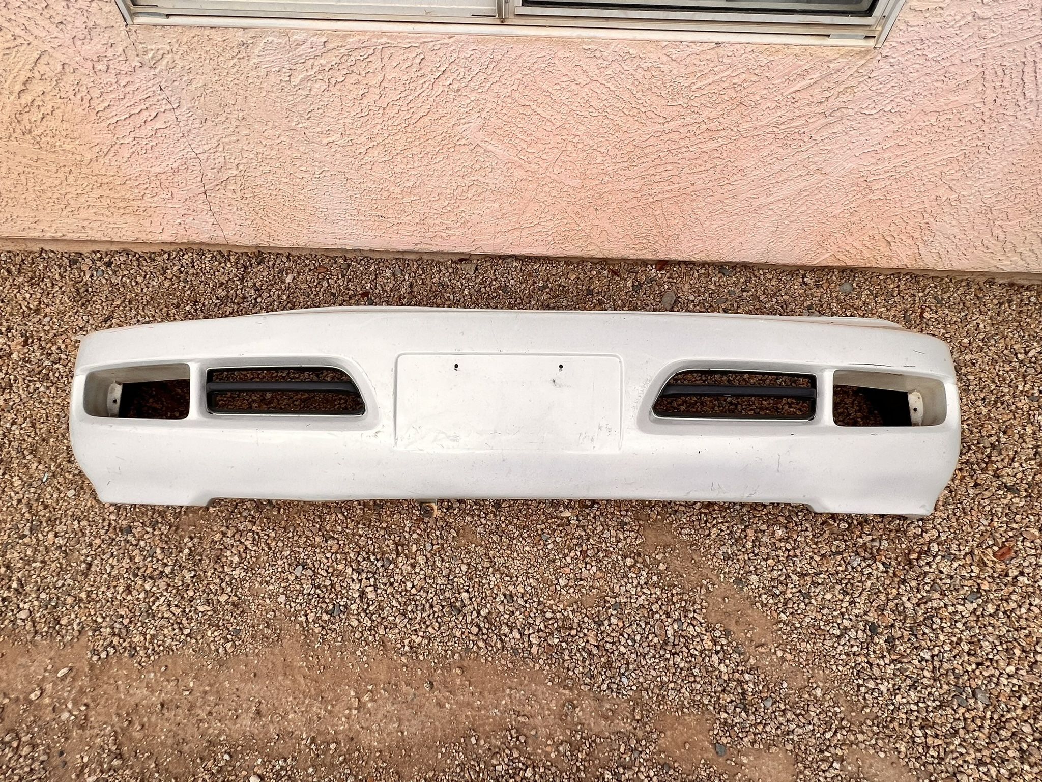 Lexus LX470 99-03 White Front Bumper Cover P/N: 52119-60905