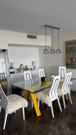 Dining table and chairs set