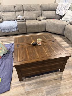 Lift-Top Coffee Table