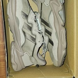 Osweego  Adidas