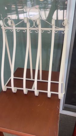 Wall rack