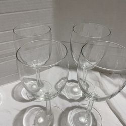 4 Wine Glasses 