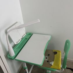 Kids Desk And Chair 