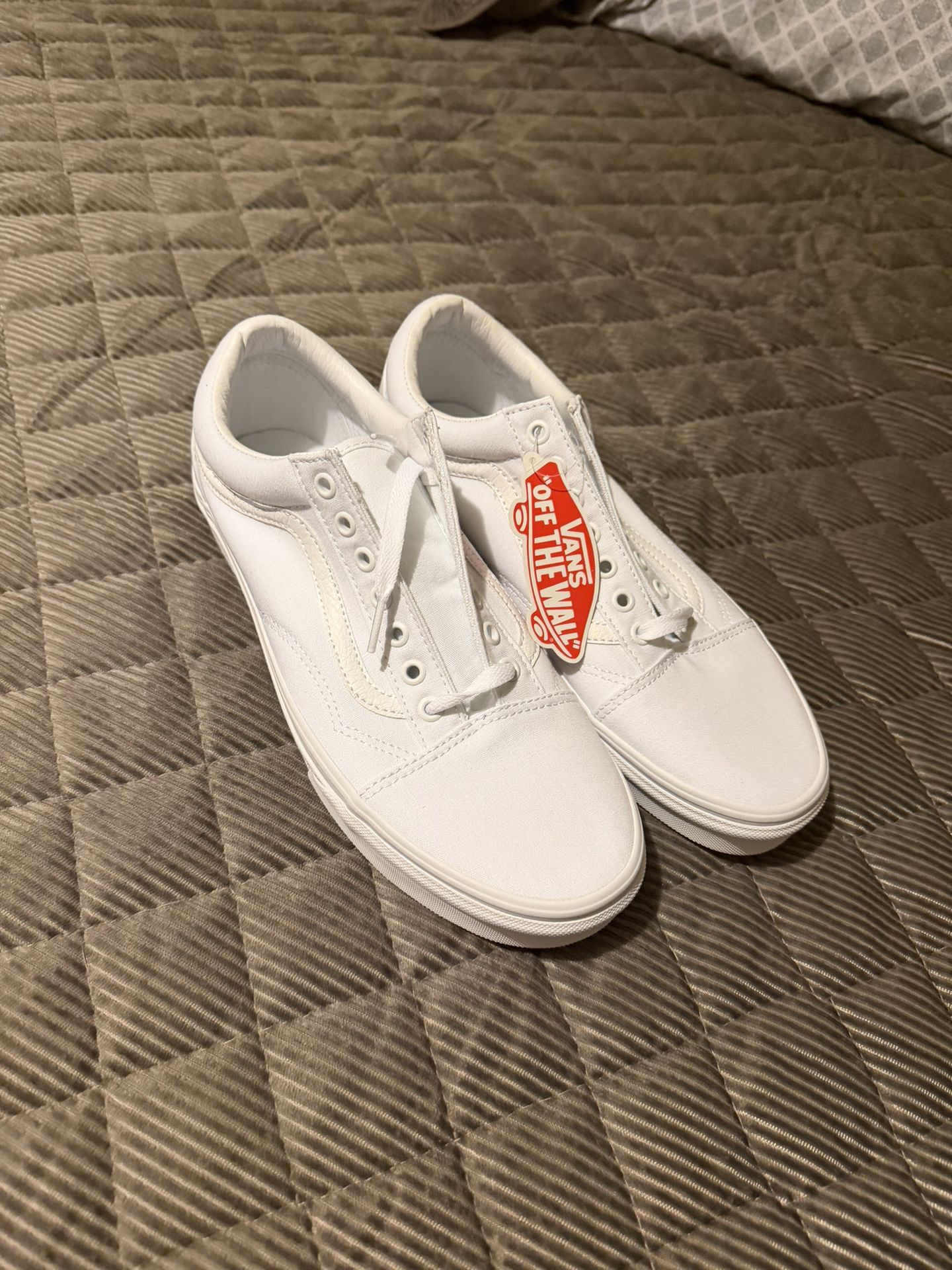 Men’s Classic White Vans