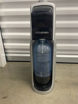 Soda Stream missing screw cap. Works Good. Thanks