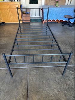 Twin Bed Frame With Headboard & Footboard, Metal; Excellent Condition
