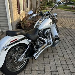 Pearl White 2007 Harley Davidson Fatboy 