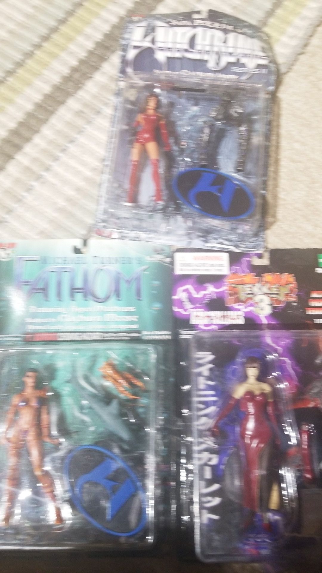 CLAYBURN MOORE/ANNA WILLIAMS. ACTION FIGURES.