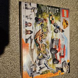 Lego 76946 Beta And Blue Velociraptor Capture