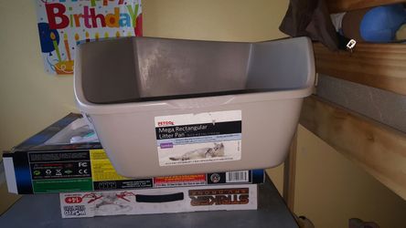 Petco mega rectangular liter pan