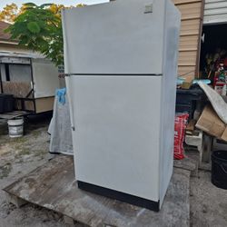 WHIRLPOOL, REFRIGERATOR ,IN GOOD WORKING CONDITIONS   ,   FOR ONLY $145.