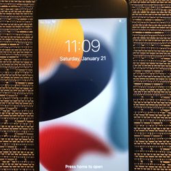 Apple iPhone 7 32GB StraightTalk Unlocked!
