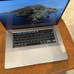 2019 MacBook Pro 16inch 2.6 i7 16GB 512GB (Original Box And Charger)