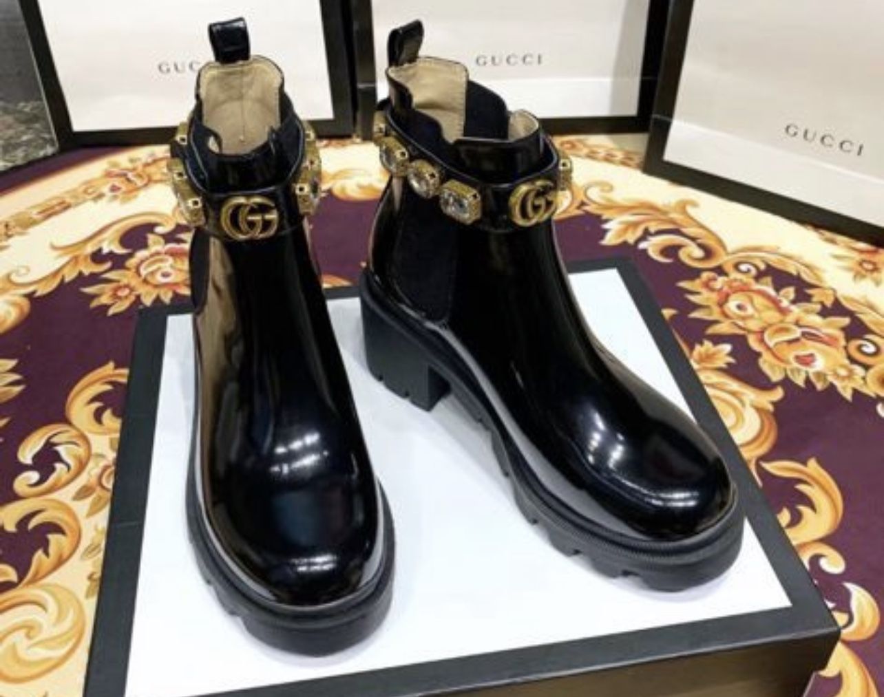 Gucci Leather ankle boot with belt- Black Size 39