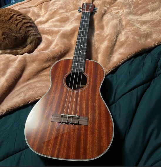 Gloss Mahogany Baritone Ukulele