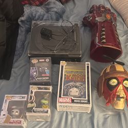 Collectibles/Vinyl Player