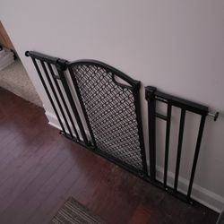 Metal Baby Gate 38" With Adjustable Screws