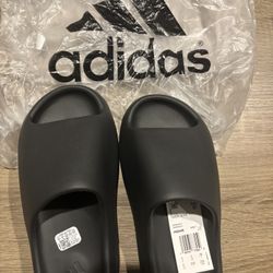 Adidas Yeezy Slides Onyx Size 5 Men/ Size 6 Women
