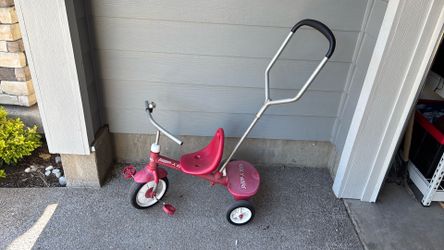 Free tricycles