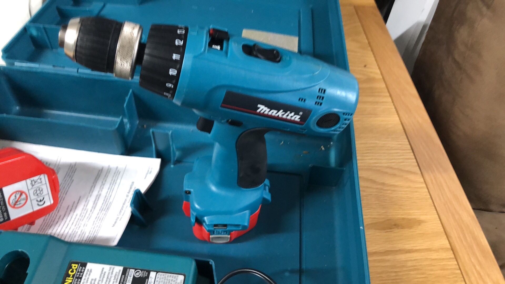 Like New 12 V makita Drill