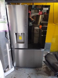 LG Showcase Counter Depth Smart French Door Refrigerator 