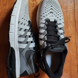 Nike AIR Max Black & Gray Cross Trainers - Size 10