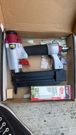 Nail gun 15$