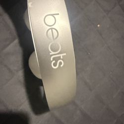 Beats headphones  used like new