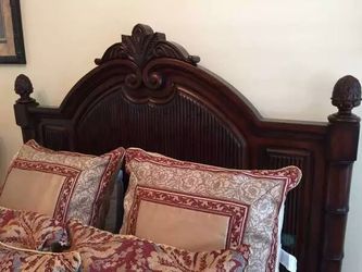 Beautiful Vintage QUEEN Tommy Bahama Bed Frame!! Solid Dark Wood