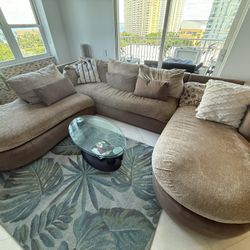 FREE Large Couch!! 🛋️
