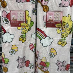 Strawberry shortcake blanket