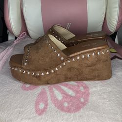 brown wedged sandals 