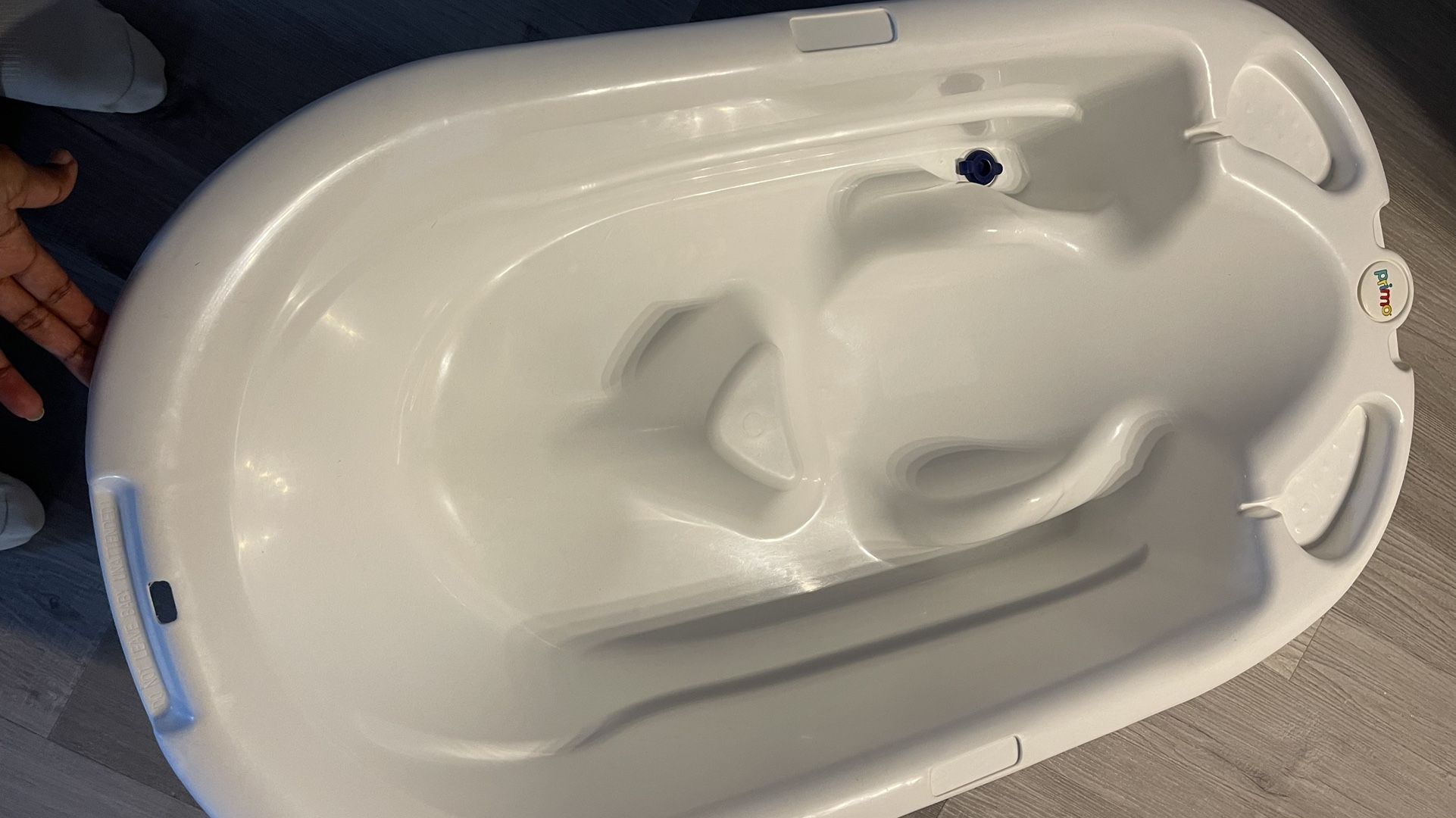 Baby bath tub