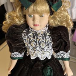 Vintage  porcelain Doll green velvet dress! Collectible! 