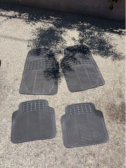 Universal floor mats