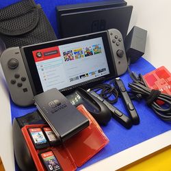 ☆☆ EXCELLENT COND. NINTENDO SWITCH GAMERS BUNDLE☆☆