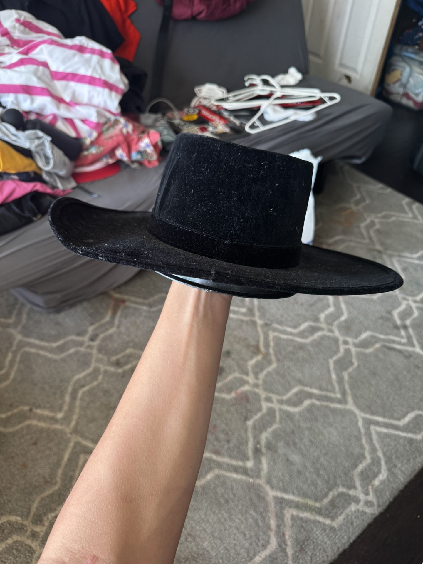 Black Top Hat
