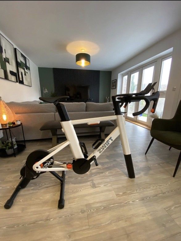 Zwift Bike + Wahoo Indoor Bike
Trainer Set