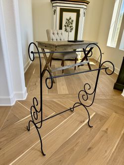 Blanket or quilt holder black wrought metal with 2 rods see description and location below