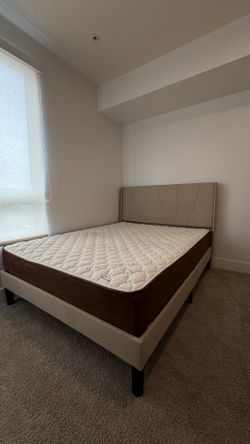 Queen size bed frame + Organic cotton mattress